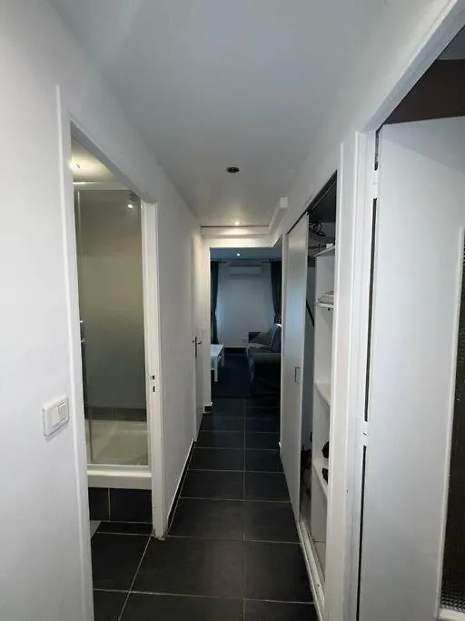 Apartment Grand Appartement Climatise Et Fonctionnel Marseille