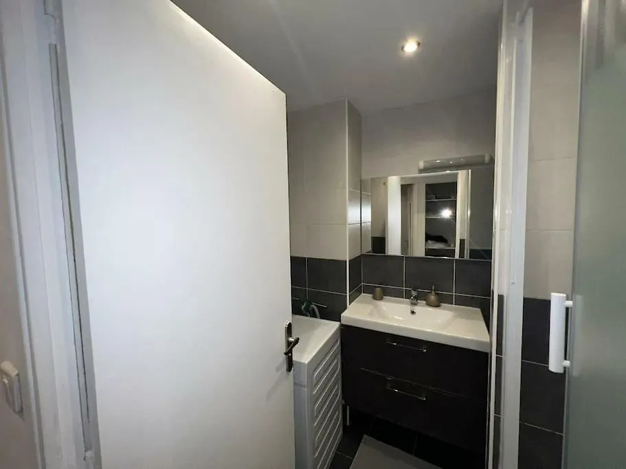 Grand Appartement Climatise Et Fonctionnel Marseille Apartment