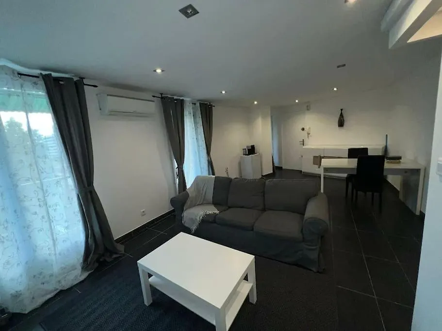 Grand Appartement Climatise Et Fonctionnel Marseille 0*,  France